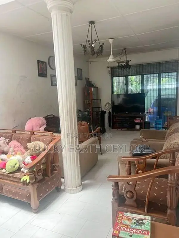 Sale Mount Lavinia Single Story House With 3 Parking (S141)