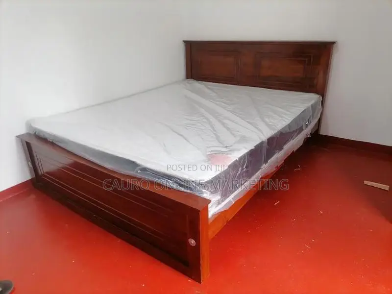 New Teak Box Bed with Spring Mattress Queen Size 6*5 Ft 72"*60"