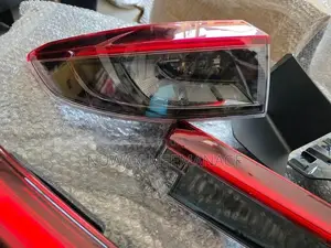 Honda Vezel Rear Tail Light Genuine Brand New GP5 Head Recon