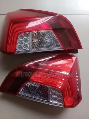 Honda Vezel Rear Tail Light Genuine Brand New GP5 Head Recon
