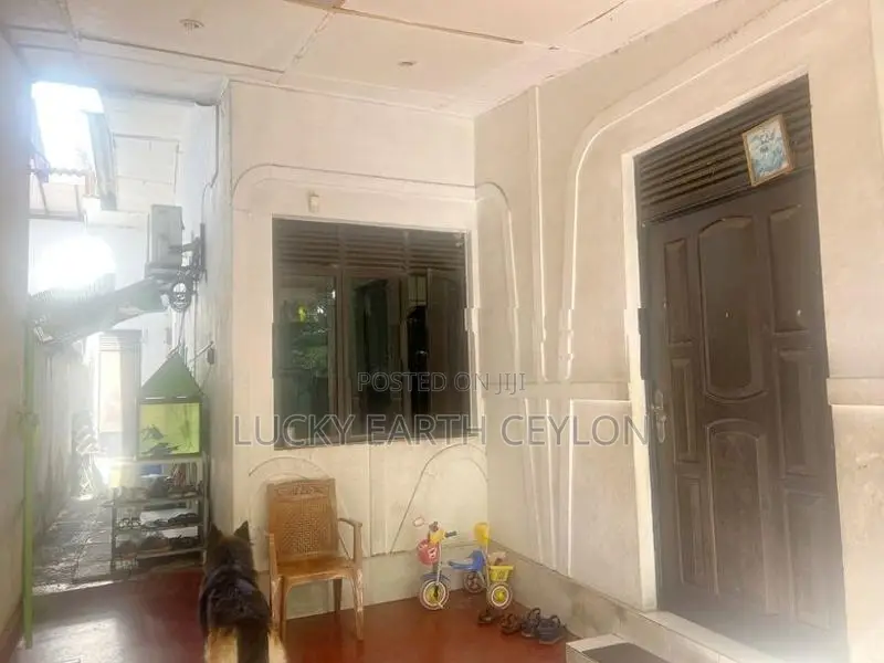 Sale Mount Lavinia Single Story House With 3 Parking (S141)