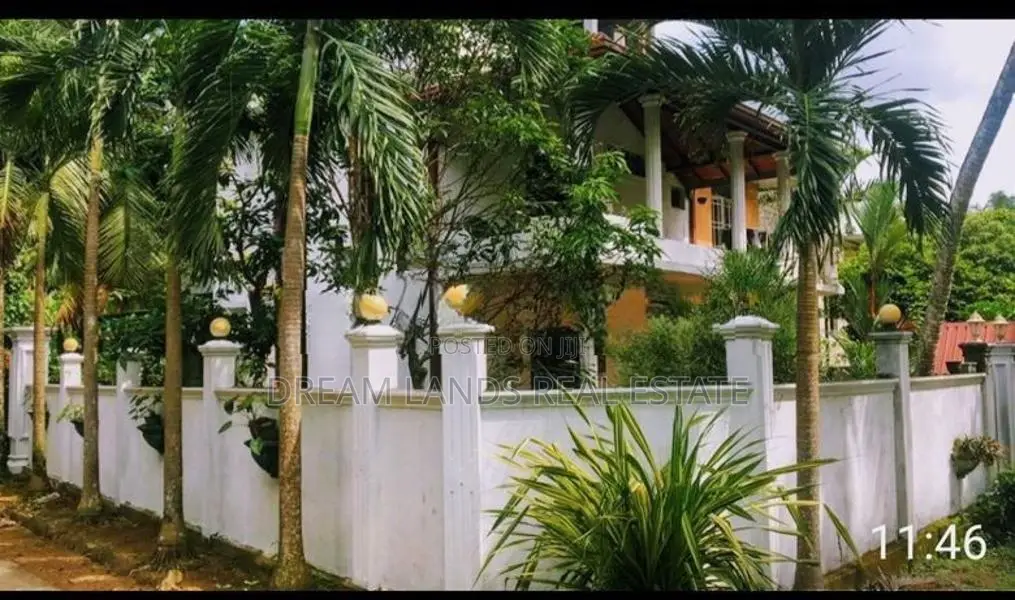 ☆ Gampaha Waliweriya 3 Story House for Sale ( RS - 200)