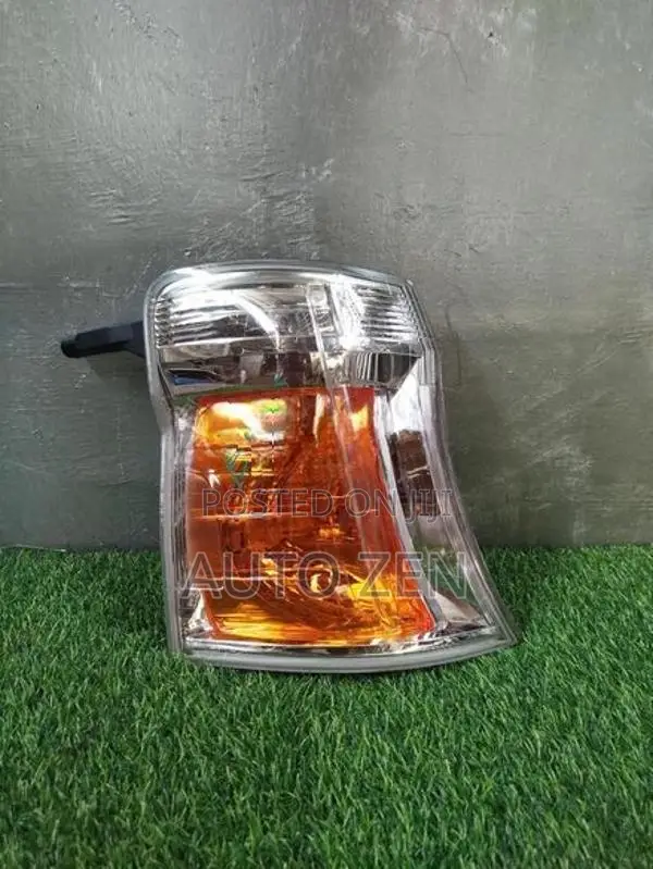 E25 Parking Light Right Side