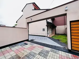 Luxury Brand New House In Talawatugoda