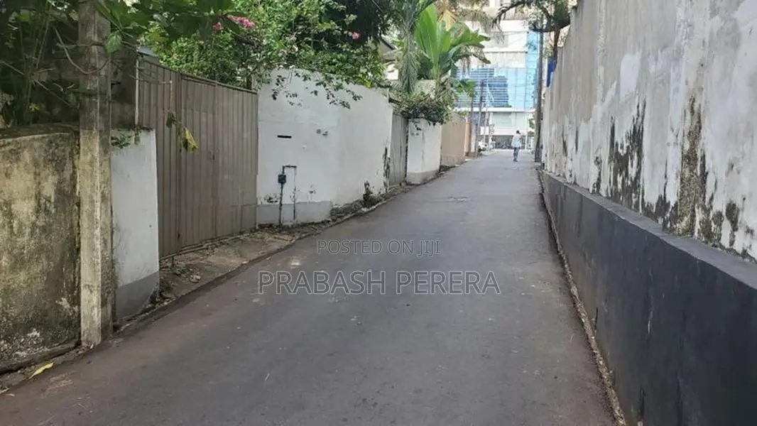 22 Perches Land for Sale in Colombo 04.