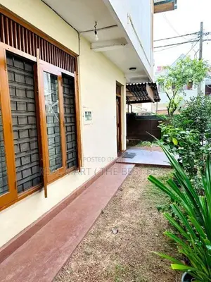 Nugegoda 7BR (18.58P) Luxury House for Sale
