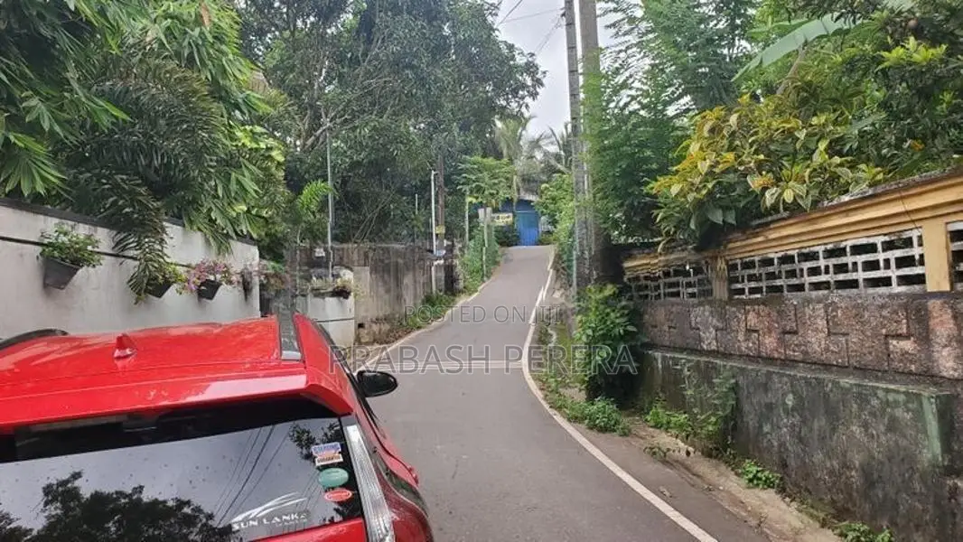 20 Perches Land for Sale in Thalawathugoda