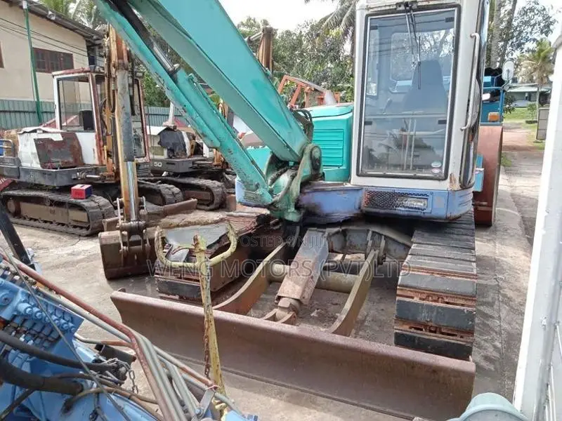 Komatsu FR70-1 Excavator 2016