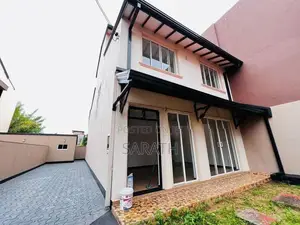 Luxury Brand New House In Talawatugoda