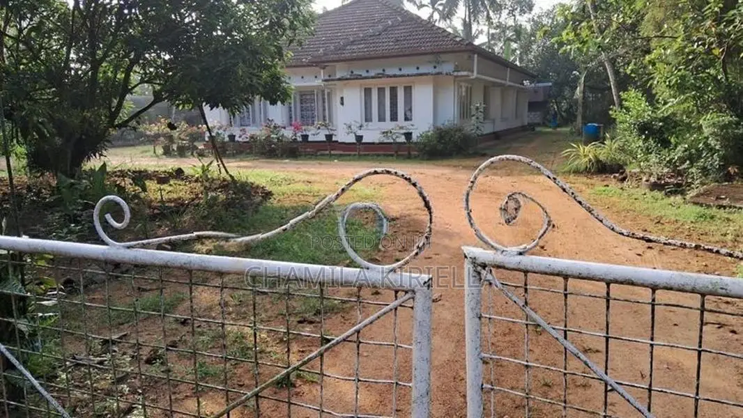 House with land for sale Rathnapura