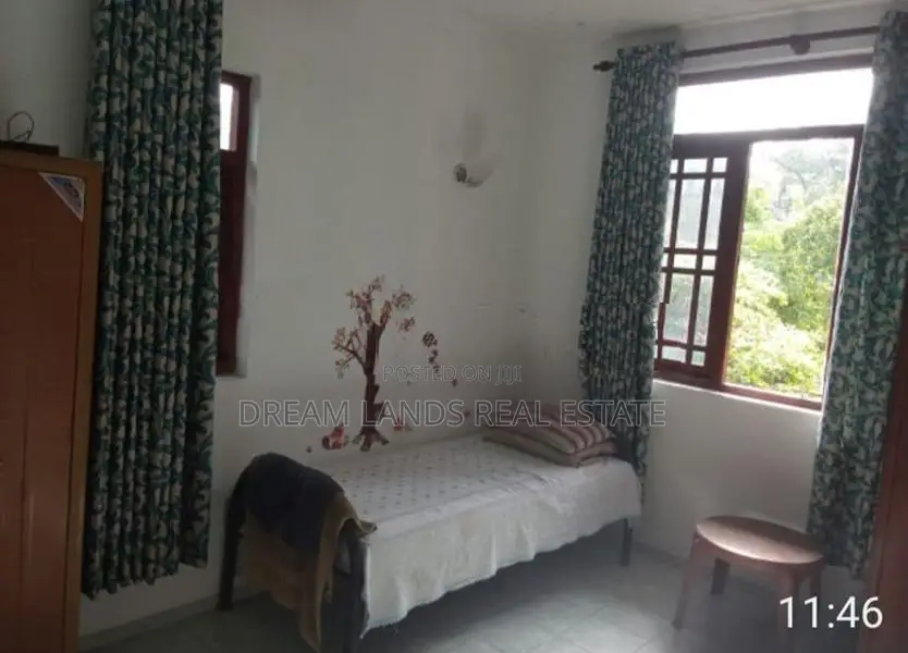 ☆ Gampaha Waliweriya 3 Story House for Sale ( RS - 200)