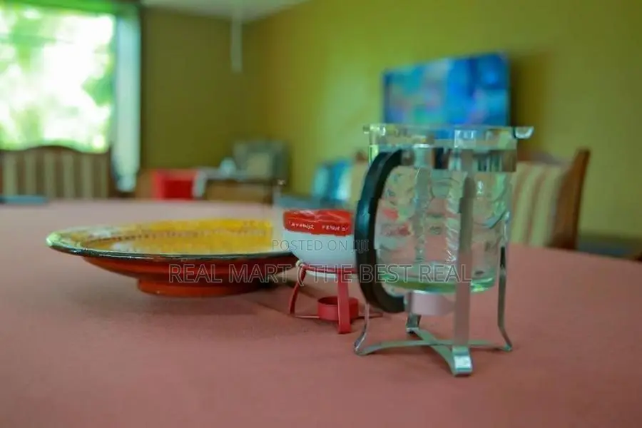 Minuwangoda : 3BR (145 Perch) Luxury Hotel for Sale
