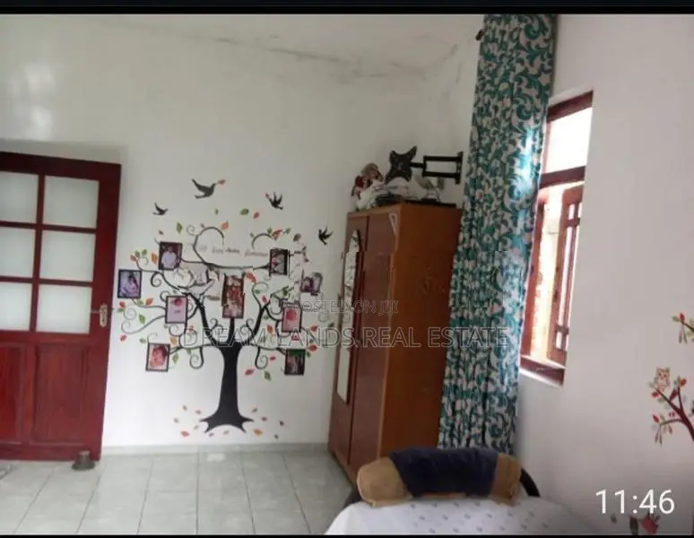 ☆ Gampaha Waliweriya 3 Story House for Sale ( RS - 200)