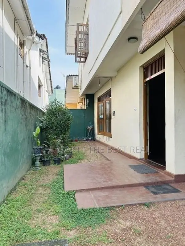 Nugegoda 7BR (18.58P) Luxury House for Sale