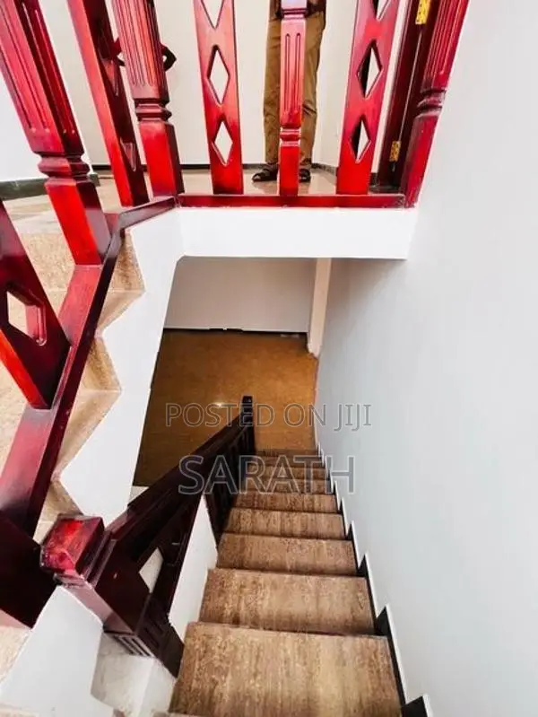 Luxury Brand New House In Talawatugoda