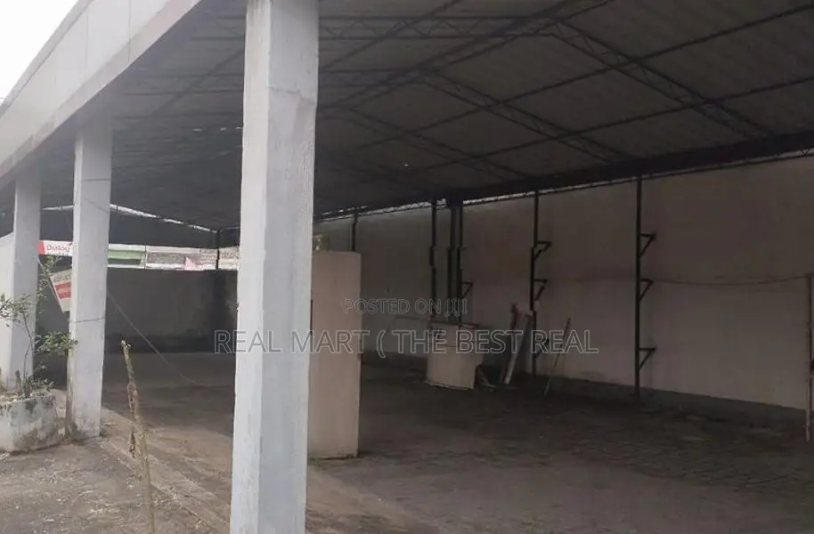 Moratuwa : 10,518sf (32.19P) Commercial Building for Sale in Katubedda