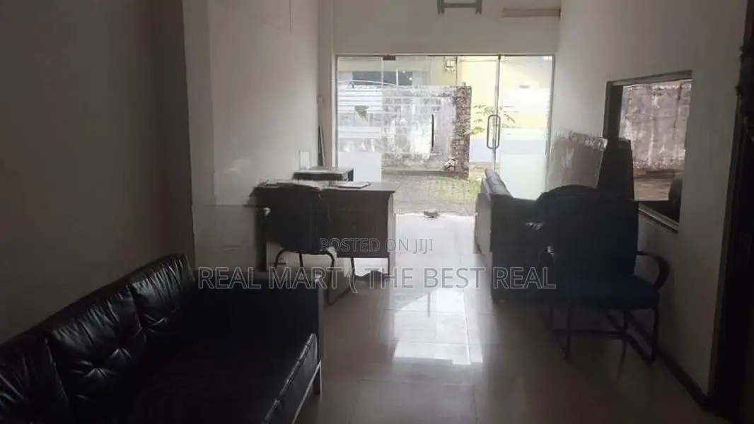Moratuwa : 10,518sf (32.19P) Commercial Building for Sale in Katubedda