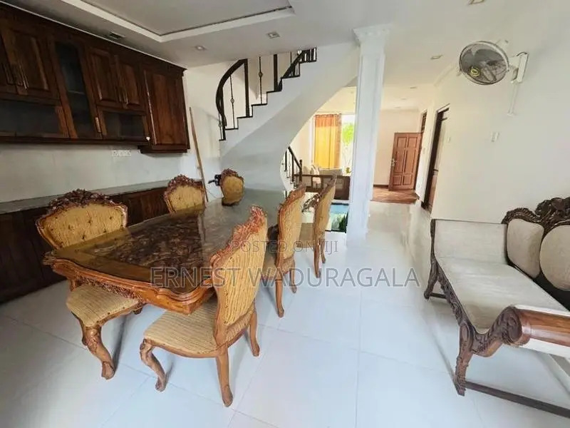 HOUSE FOR SALE IN BATHRHARAMULLA-HS-236