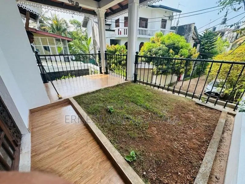 HOUSE FOR SALE IN BATHRHARAMULLA-HS-236