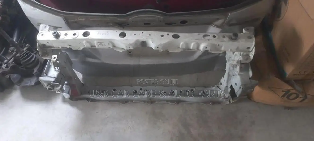 Toyota Aqua Nose Cut