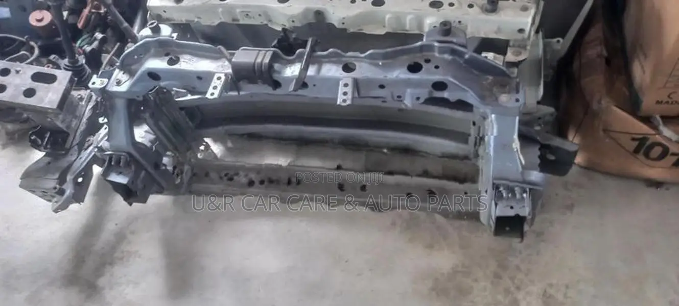 Toyota Vitz Nose Cut