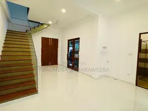 සුඛෝපභෝගී අලංකාර නවීනතම සුවිසල් දෙමහල් නිවස විකිණීමට