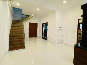 සුඛෝපභෝගී අලංකාර නවීනතම සුවිසල් දෙමහල් නිවස විකිණීමට