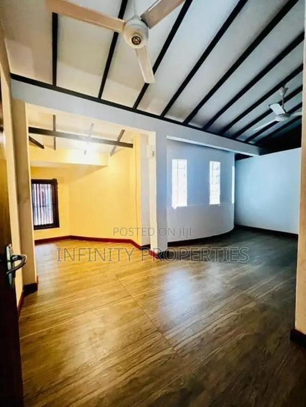 Single storied house for sale at Raththanapitiya.