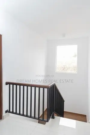 Luxury House In Battaramulla