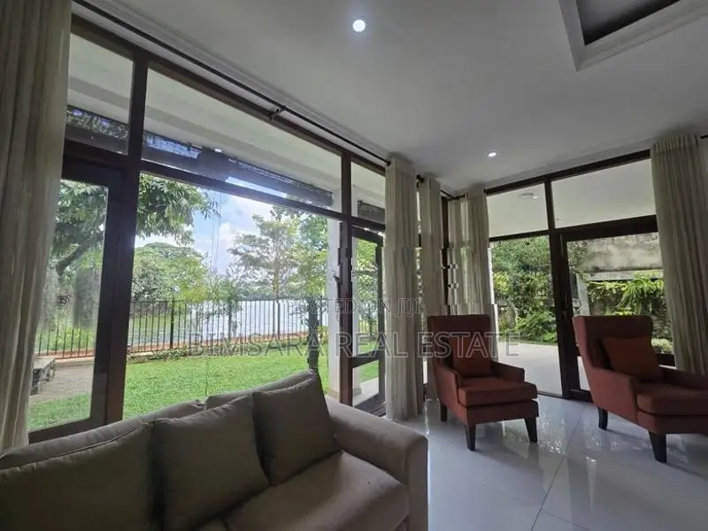 Lakefront Living at Its Finest – A Rare Retreat in the City (SH 15151)