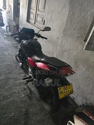 Bajaj Pulsar 180 2016