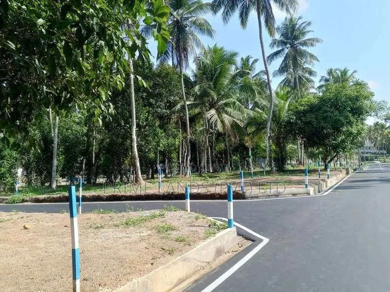 Land In Yakkala Town