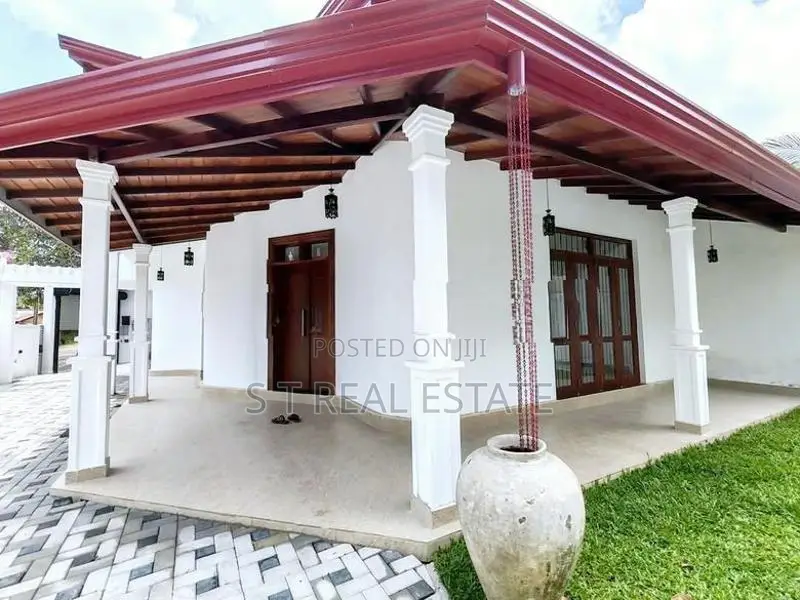 Newly Build Luxury 2 Storey House for Sale in Piliyandala