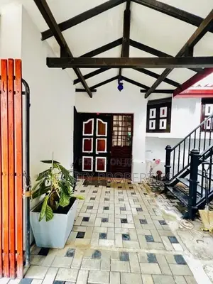(NNI-188) Two storied house for sale at Raththanapitiya.