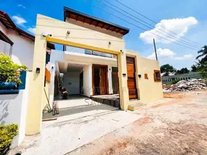 Luxurious Brand New House In Talawatugoda