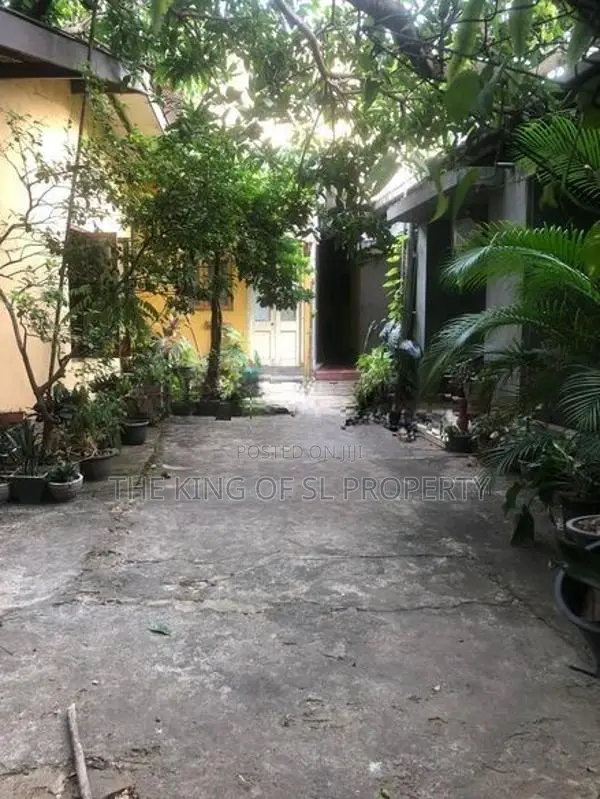 Land for sale in Colombo 05