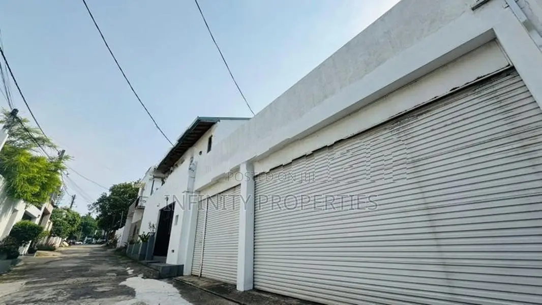 (AFA169 ) Luxury House for Sale: Borelasgamuwa