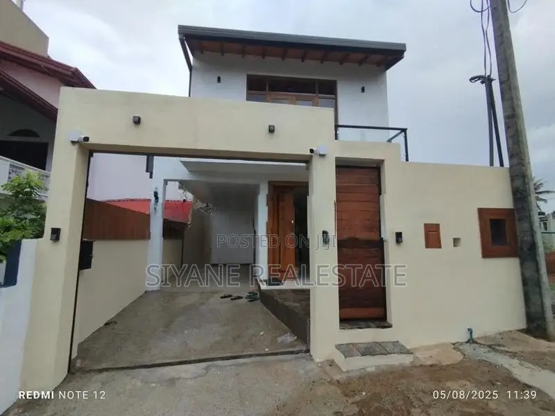 Brand New House Sale in Thalawathugoda