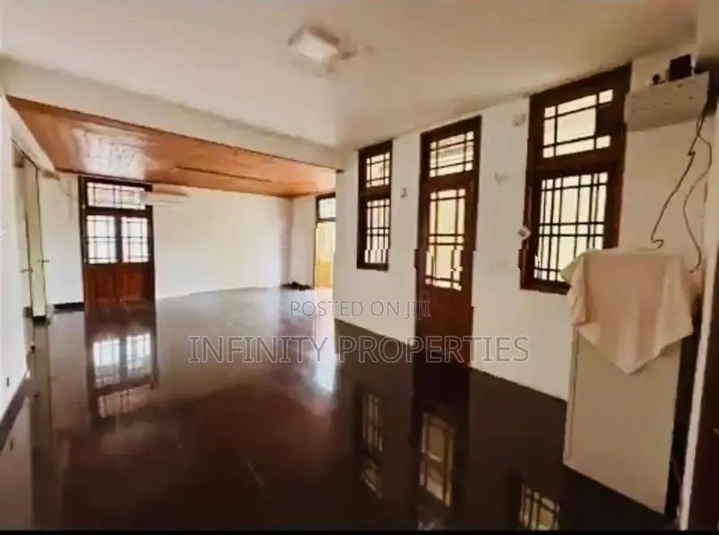 (AFA169 ) Luxury House for Sale: Borelasgamuwa