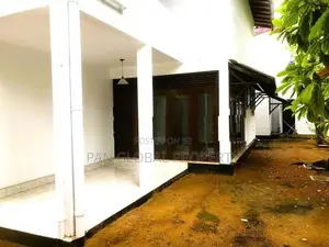 House For Sale in Rathmalana