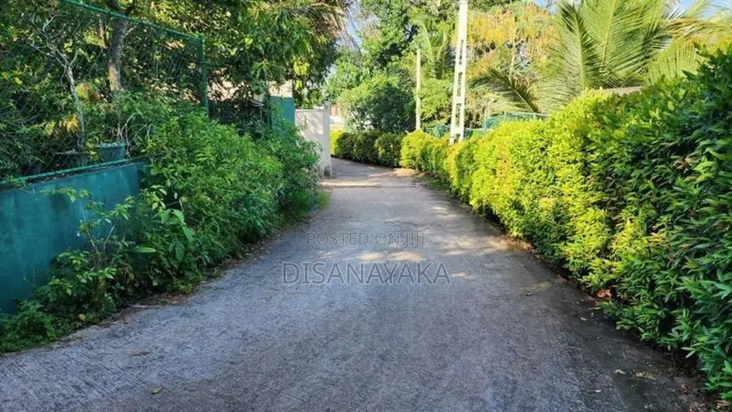 land for sale in Baththaramulla DS1924