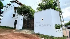 Luxury House for sale in Nugegoda