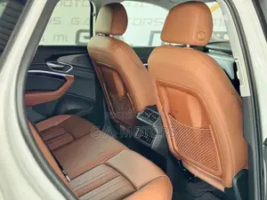Audi e-tron 2024