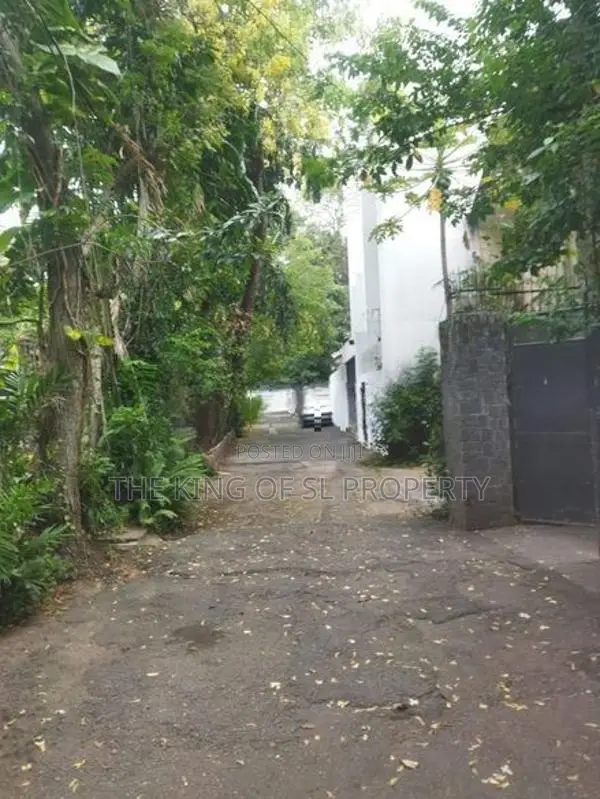 Land for sale in Colombo 07