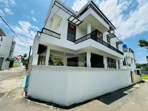 Modern Brand New solid super luxury 2 Story House-piliyandala