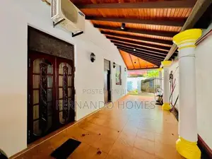 5 Bed Rooms Upstairs Good House For Sale In Negombo Area Dalupotha