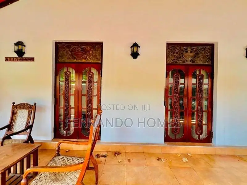 5 Bed Rooms Upstairs Good House For Sale In Negombo Area Dalupotha