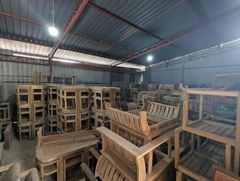 Warehouse for sale in Moratuva