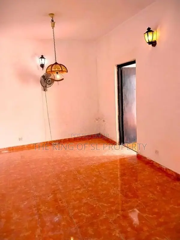 House for sale in Moratuva