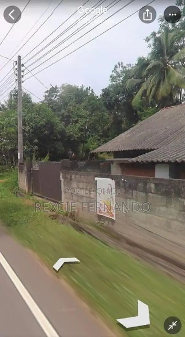 Land with Old House Galagedara